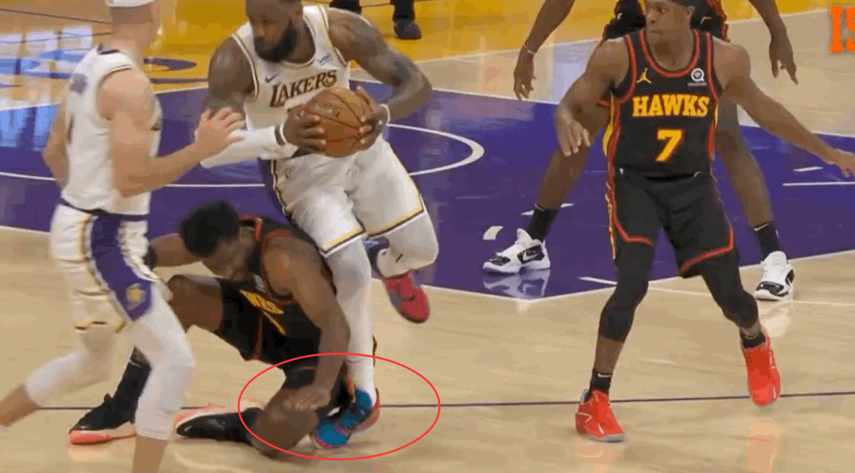 离谱!梅西在独行侠比赛中败北巴特勒在SKT比赛中战术调整,达拉斯独行侠更衣室发声备战国王杯的简单介绍 离谱!梅西在独行侠比赛中败北巴特勒在SKT比赛中战术调整,达拉斯独行侠更衣室发声备战国王杯的简单介绍