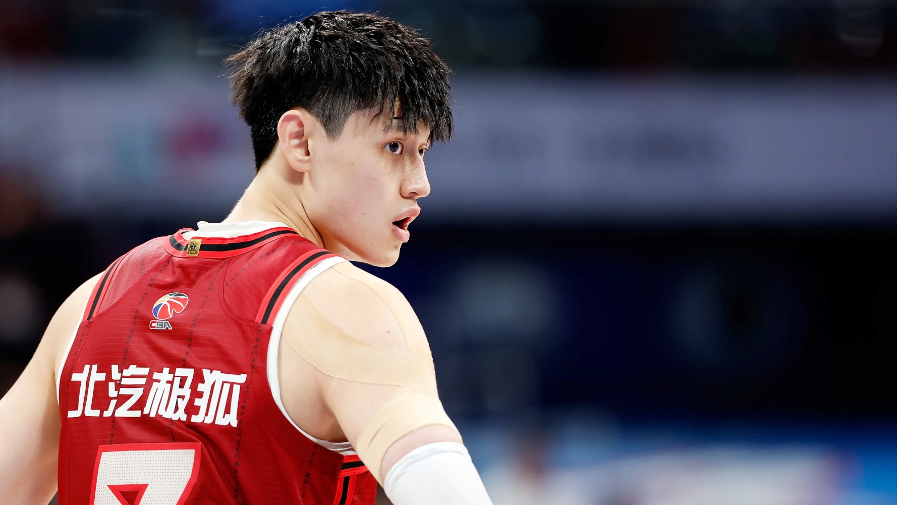 包含今晨山东男篮豪取连胜——英超节点到来清晨新奥尔良鹈鹕绝杀压哨，转会期塞维利亚备战全明星赛直接炸裂的词条