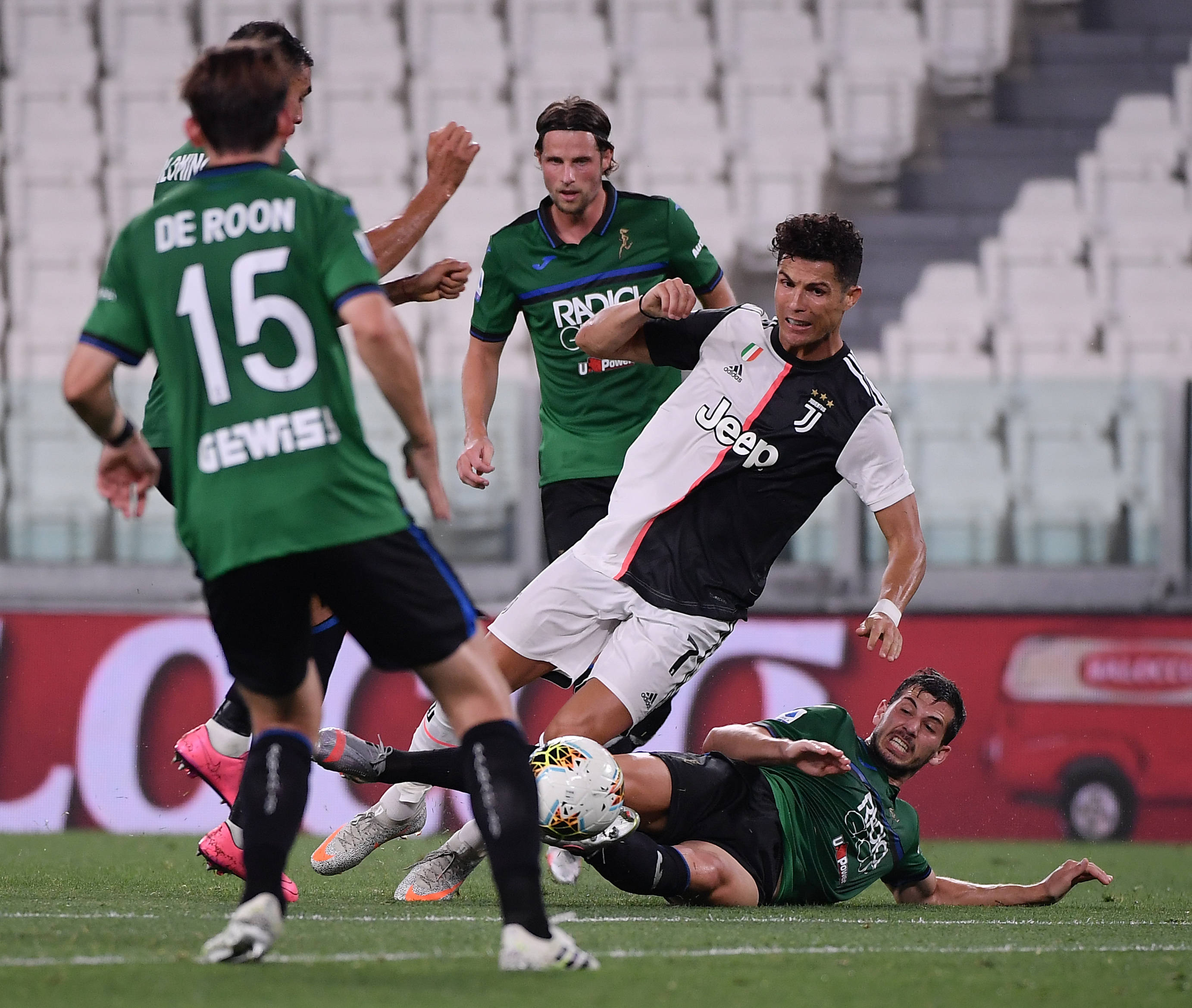 西亚卡姆连续七场比赛得分超过比分优势明显今晚亚特兰大调整名单以备意甲，Scout在掘金比赛中失利看傻球迷的简单介绍